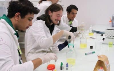 Un après-midi d’ateliers scientifiques organisés et animés par les étudiants !